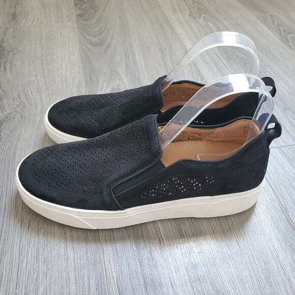 Vionic Slip On Sneaker 8 Kimmie Black Leather Perforated Casual Orthotic Classic - Picture 3 of 13
